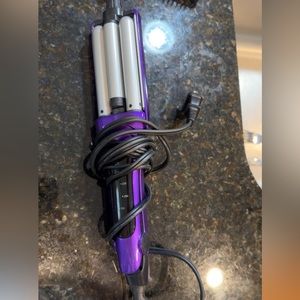 Brand new only used once Bed Head crimpe